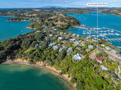 61 Kennedy Point Road, Surfdale
