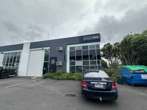 Road frontage 221sqm – competitively priced 