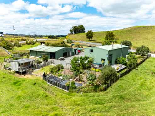 135 Central Road, Paparoa