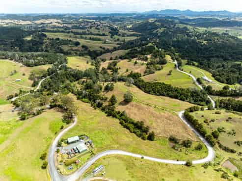 135 Central Road, Paparoa