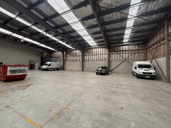 Expansive High-Stud Warehouse in Prime Ngauranga