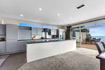 141 Pukehina Parade, Pukehina