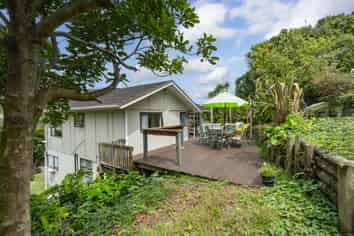 24 Seaview Road, Piha