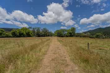 106 State Highway 25, Whangapoua