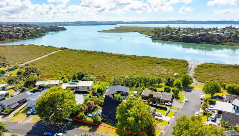 1 Realm Place, Massey
