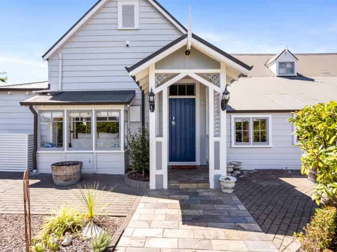 2 Sealy Road, Bluff Hill