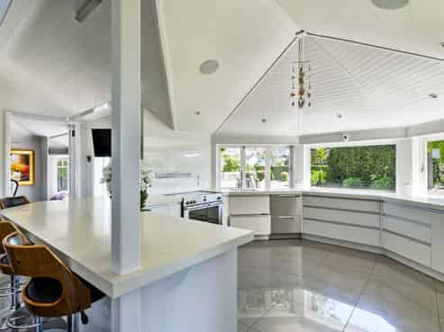 2 Sealy Road, Bluff Hill