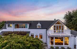 2 Sealy Road, Bluff Hill