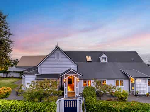 2 Sealy Road, Bluff Hill
