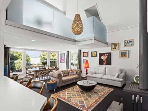 2 Sealy Road, Bluff Hill