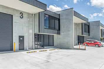 130sqm Gem – Style, Comfort & Location!
