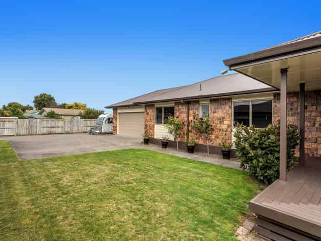 23 Edgewater Grove, Whakatane