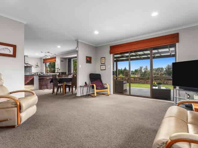 23 Edgewater Grove, Whakatane