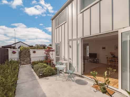 1/87 Barbour Street, Waltham