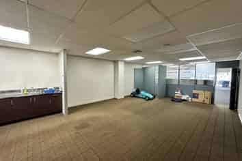 Ground Floor Office/Retail Vacancy Available 