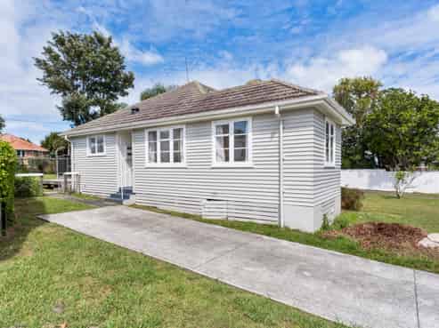 31 Philomel Crescent, Bayswater