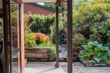 15B Kitchener Square, Highfield