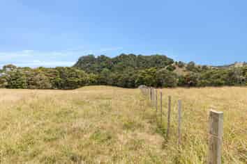 645 West Coast Road, Makarau