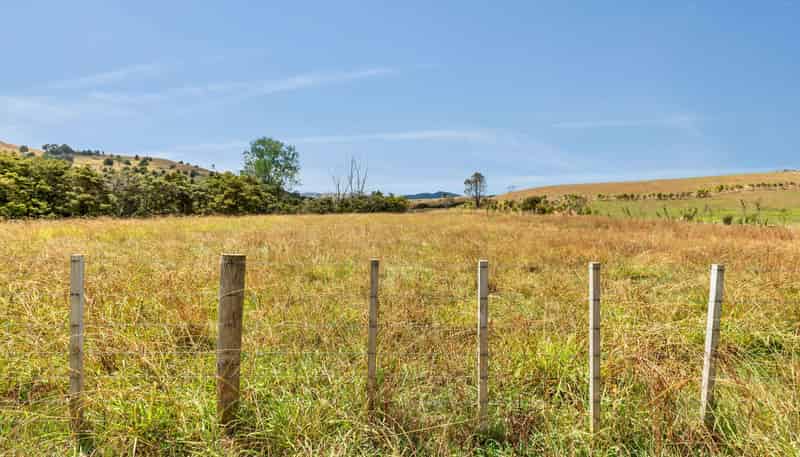 659 West Coast Road, Makarau