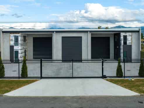 Price adjusted - premium industrial workshop