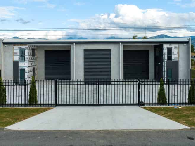 Price adjusted - premium industrial workshop