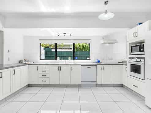 19A Colin Grove, Central Hutt