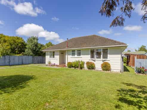 2B Dee Street, Otane