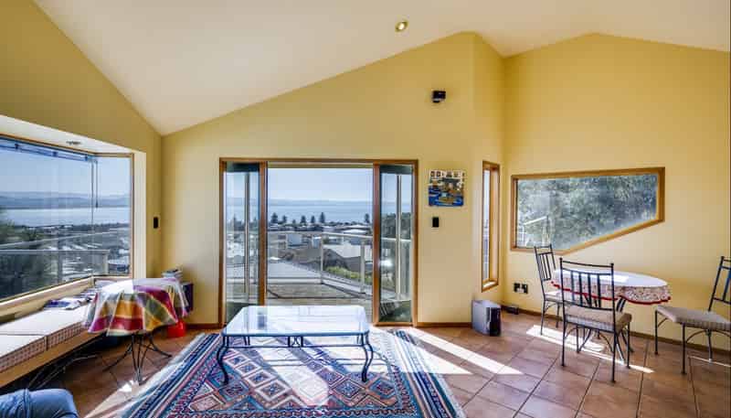 122a Chaucer Road North, Hospital Hill