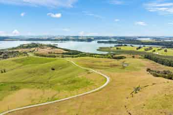 205 Tinopai Road, Matakohe