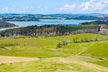 205 Tinopai Road, Matakohe