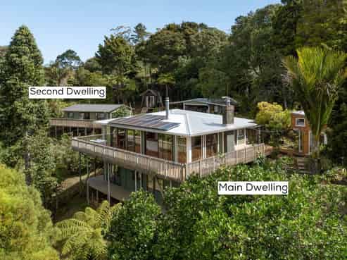 642 Huia Road, Parau