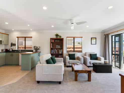 201 Ocean Road, Whangamata