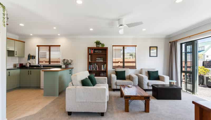 201 Ocean Road, Whangamata