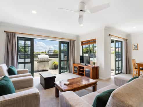 201 Ocean Road, Whangamata