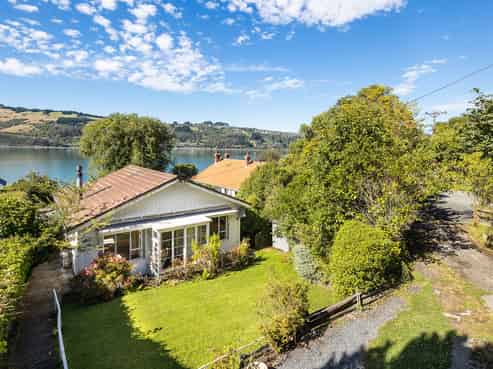 16 Adderley Terrace, Ravensbourne