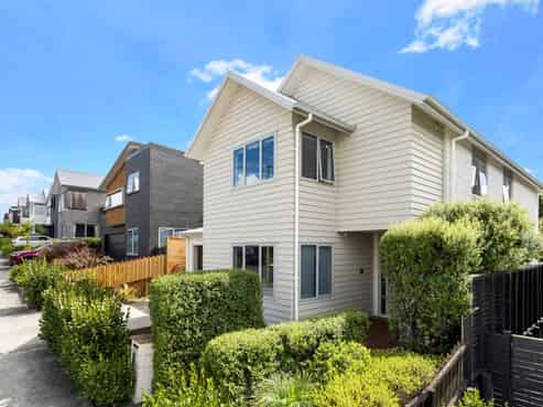9 Tihema Lane, Westgate