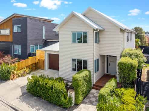9 Tihema Lane, Westgate