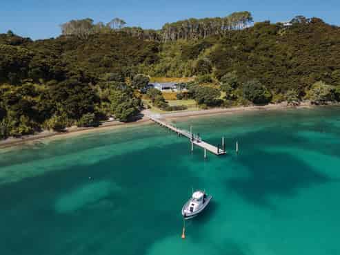 1 Motuarohia Island, Russell