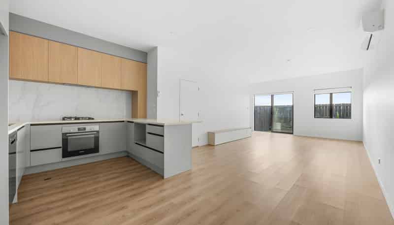 63 Whare Kauri Road, Takanini