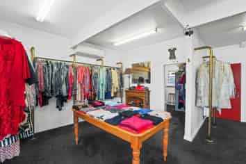 Retail space available – prime location