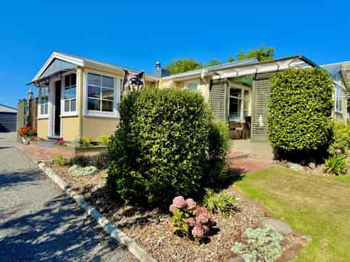 73 Pacific Drive, Southbridge
