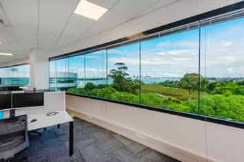 Office with amazing sea and CBD views