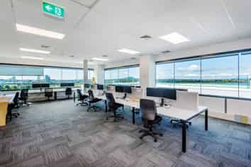 Office with amazing sea and CBD views