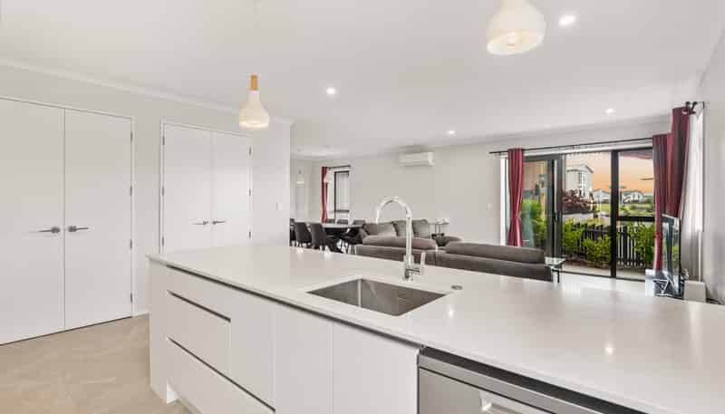 1/33 Nugget Avenue, Hobsonville