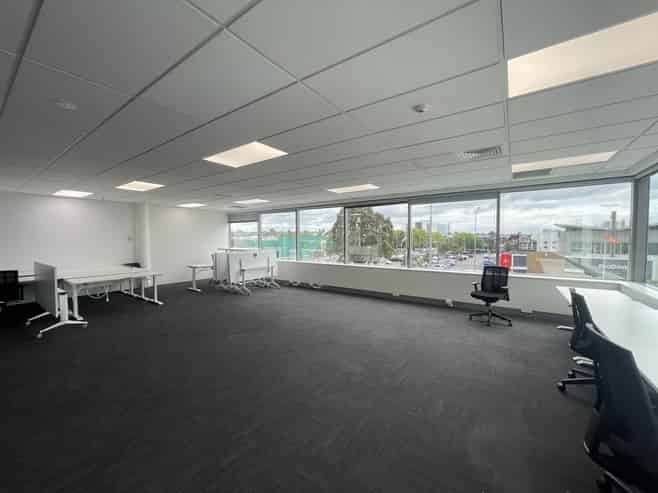 Premium Office with Parking in Greenlane
