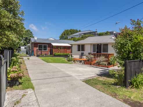 64 Poplar Avenue, Raumati South