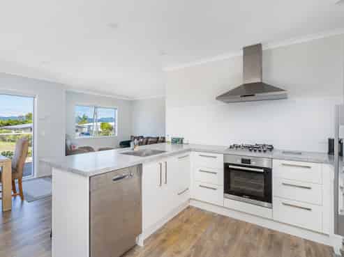 147 The Fairway, Matarangi