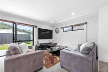 6 Pattullo Crescent, Wallaceville
