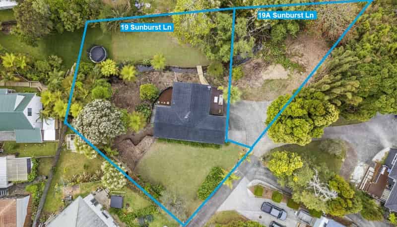 19 & 19A Sunburst Lane, Torbay