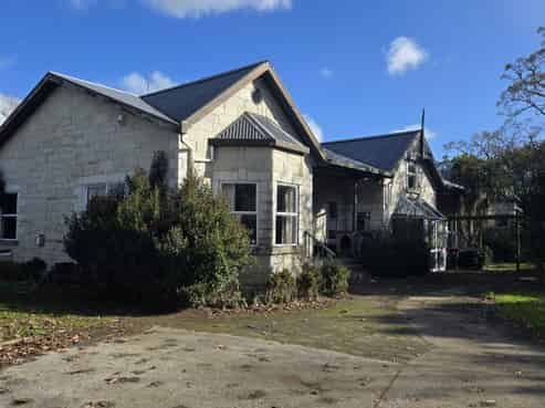 311 Kingseat Road, Kingseat